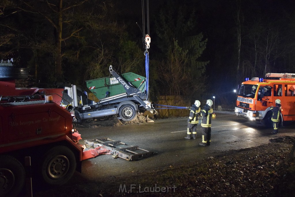 Container LKW umgestuerzt Koeln Brueck Bruecker- Dellbruecker Mauspfad P469.JPG - Miklos Laubert